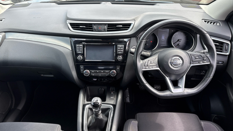 Nissan Qashqai 1.2 DiG-T N-Connecta 5dr Petrol Hatchback